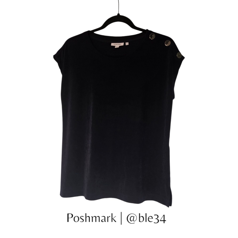 *SALE* Chico’s Black Sleeveless Top W Buttons